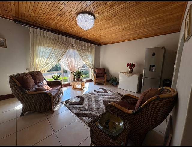 6 BEDROOM HOUSE FOR SALE IN MEYERTON EXT 6